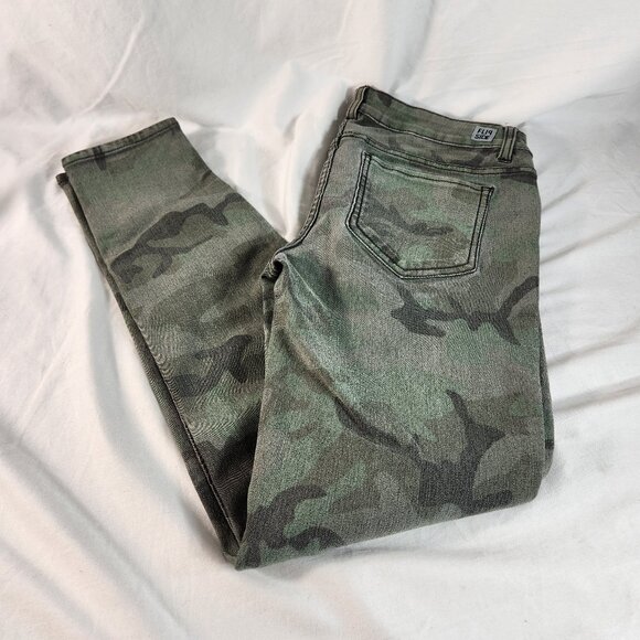 Flip Side Juniors Sz 9 Reversible Skinny Jeans Green Camo Stretch Comfort Skinny - Picture 12 of 12